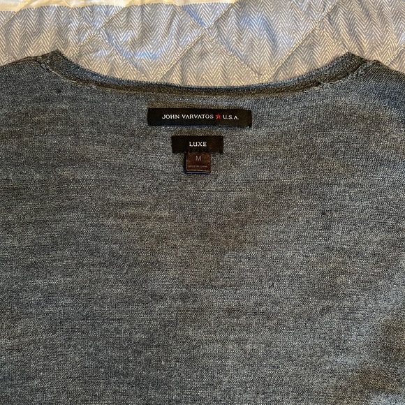 John Varvatos, really thin sweater gray with no wear at all.  Size medium - Picture 1 of 5